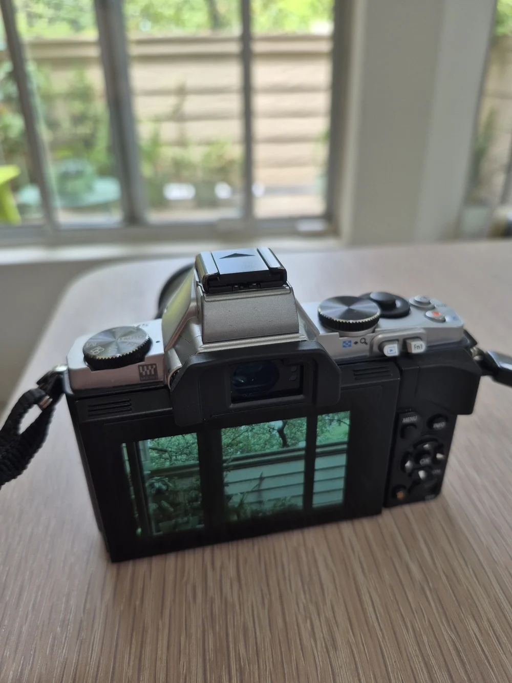 Olympus Om-D E-M5 Mirrorless Camera Kit in Black
